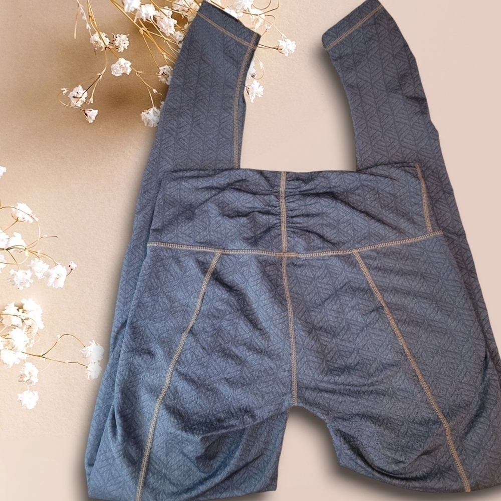 PRANA Misty Gray Textured Ruched Leggings Size XS Yoga Pants Knit - Picture 4 of 11